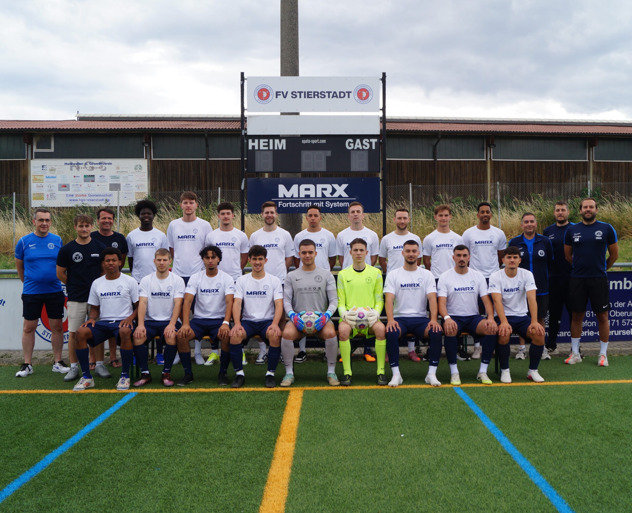 Mannschaftsfoto der 1. Mannschaft des FV Stierstadt in der Saison 2026/27